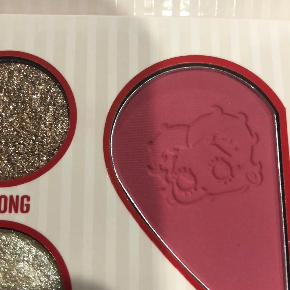 Betty Boop unafraid to‎ be me 10 shases eyeshadow and face mirrored palette new